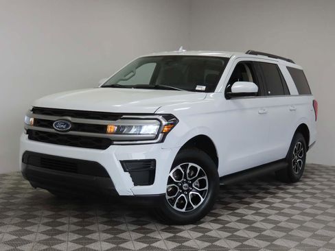 Used 2024 Ford Expedition XLT RWD image 1