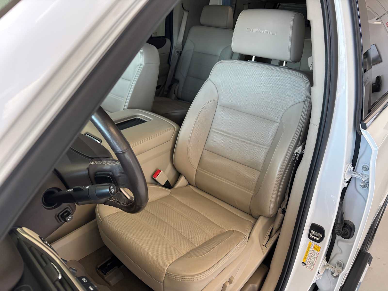 Used 2019 GMC Yukon Denali w/ Denali Ultimate Package AWD/4WD image 12