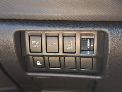 Used 2025 Subaru Forester Premium AWD/4WD image 24