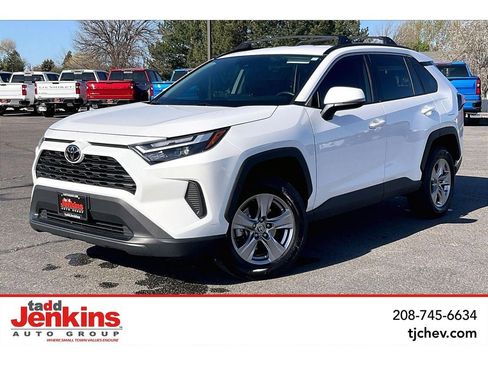 Used 2022 Toyota RAV4 XLE w/ XLE Grade Weather Package AWD/4WD image 1