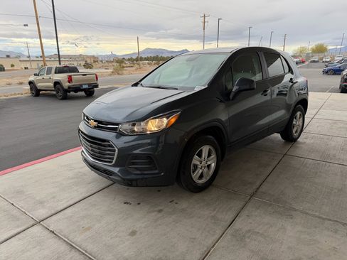 Used 2021 Chevrolet Trax LS w/ Tint and Cruise Package image 5