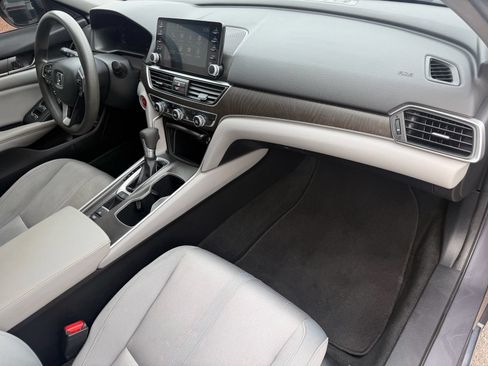 Used 2019 Honda Accord EX image 11