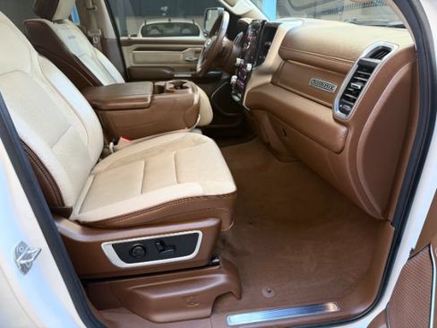 Used 2019 RAM 1500 Laramie AWD/4WD image 19
