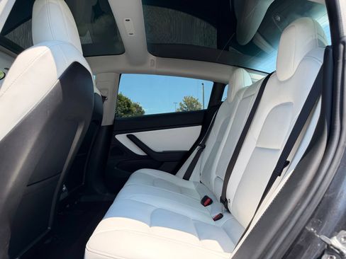 Used 2018 Tesla Model 3 AWD/4WD image 19