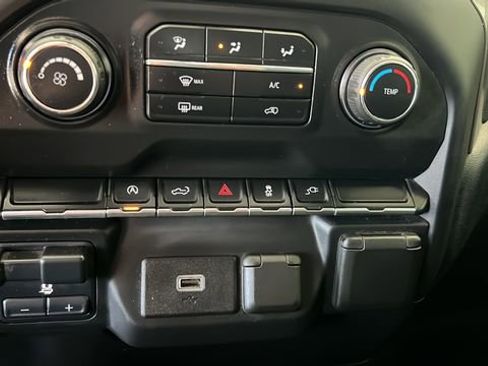 Used 2020 Chevrolet Silverado 1500 Custom w/ Custom 2.7L Value Package AWD/4WD image 15