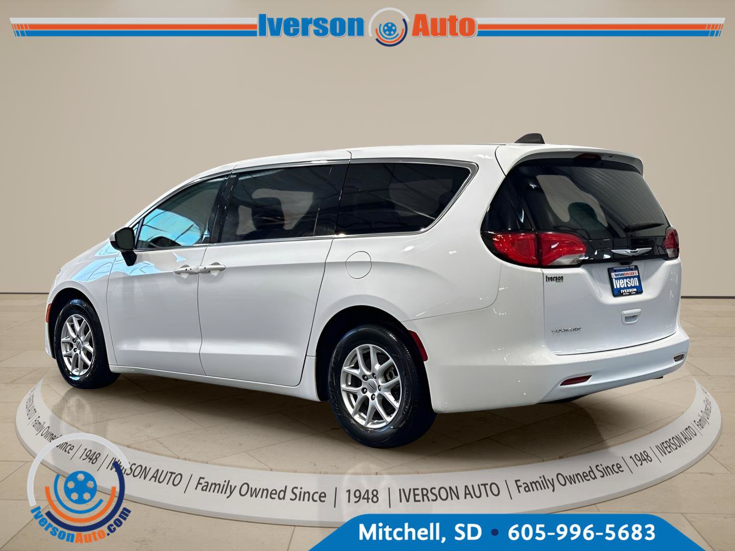Used 2023 Chrysler Voyager LX FWD image 7