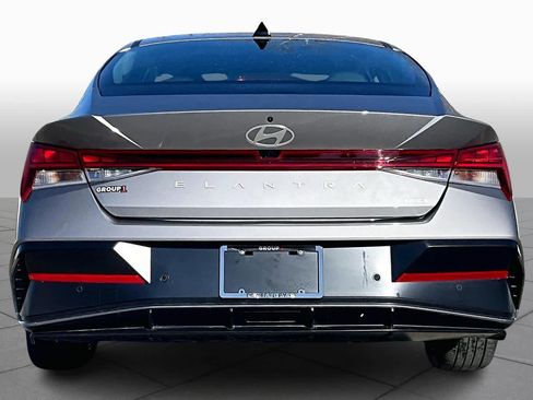Used 2024 Hyundai Elantra Limited image 5