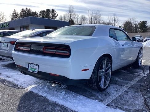 Used 2017 Dodge Challenger SXT image 21