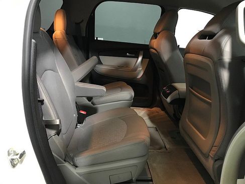 Used 2012 GMC Acadia SLE w/ LPO, 'HIT The Road' Package FWD image 18