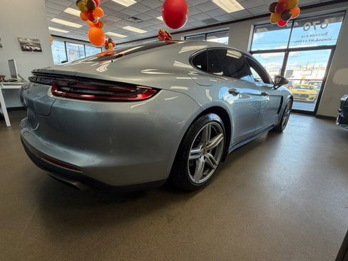 Used 2019 Porsche Panamera 4 image 19
