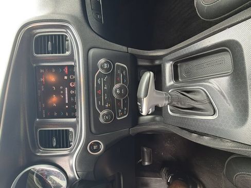 Used 2015 Dodge Charger R/T RWD image 21