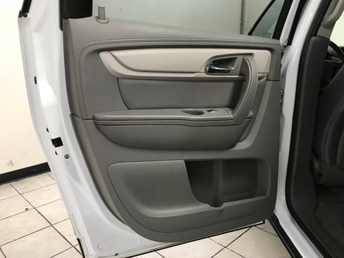 Used 2017 Chevrolet Traverse LS FWD image 10