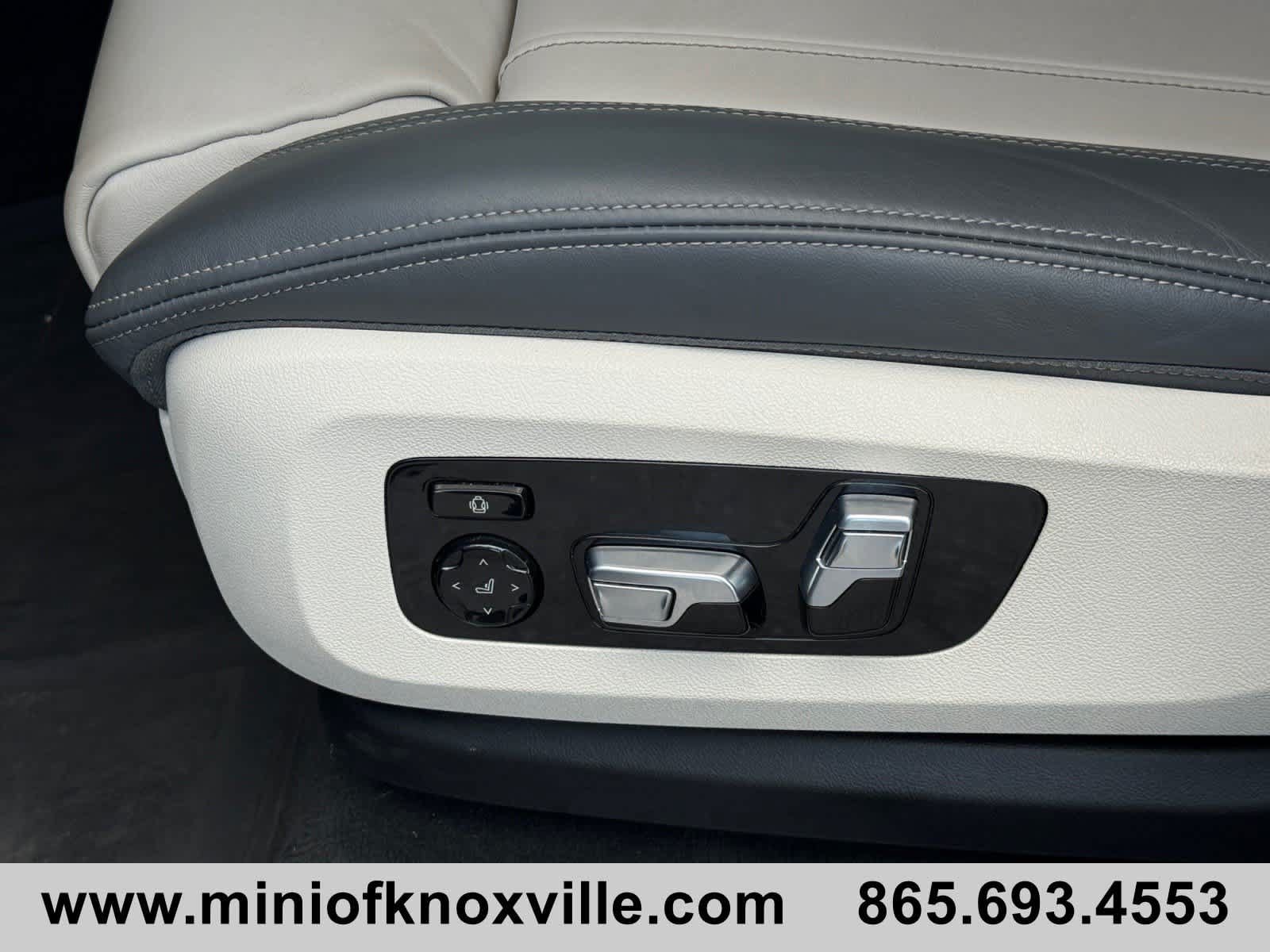 Used 2024 BMW X7 M60i AWD/4WD image 14