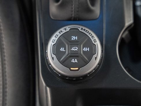 Used 2025 Ford Bronco Badlands image 33