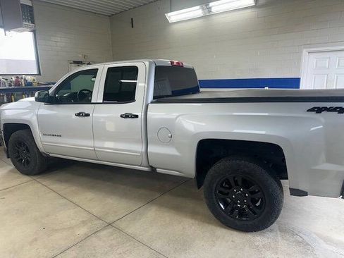 Used 2017 Chevrolet Silverado 1500 LT w/ All Star Edition AWD/4WD image 5