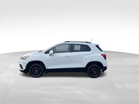 Used 2020 Chevrolet Trax LT w/ LPO, Protection Package AWD/4WD image 2