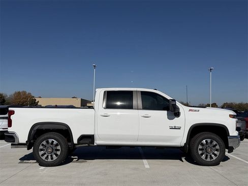 New 2026 Chevrolet Silverado 2500 LT w/ Texas Edition image 4