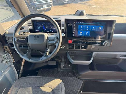 Used 2024 Chevrolet Brightdrop 600 w/ Commercial Equipment Package AWD/4WD image 15