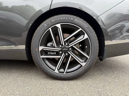 Used 2025 Genesis G80 2.5T Advanced AWD/4WD image 9