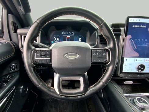 Used 2023 Ford Expedition Platinum AWD/4WD image 6