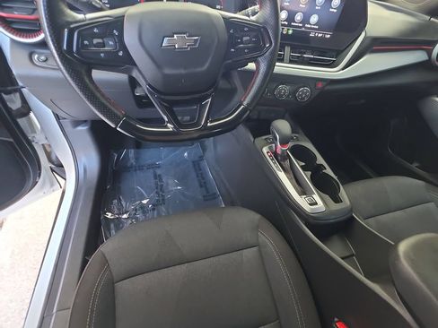Used 2024 Chevrolet Trax RS w/ Driver Confidence Package FWD image 11