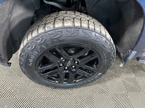 Used 2022 Chevrolet Silverado 1500 Custom Trail Boss w/ LPO, Dark Essentials Package image 10