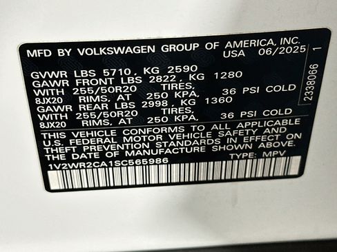 Used 2025 Volkswagen Atlas SE FWD image 12