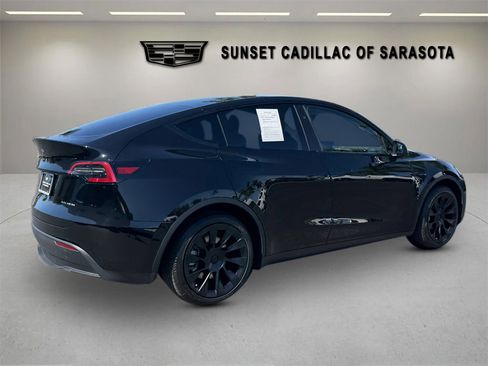 Used 2023 Tesla Model Y Long Range image 3