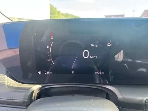 Used 2024 Buick Encore GX Avenir w/ Avenir Convenience Package AWD/4WD image 17