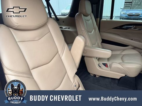 Used 2020 Cadillac Escalade ESV Platinum AWD/4WD image 29