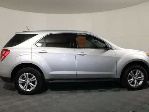 Used 2017 Chevrolet Equinox LS image 2