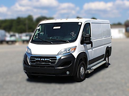 Used 2025 RAM ProMaster 2500 w/ U-Haul Equipment Group FWD image 2