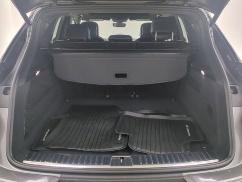 Certified 2024 Porsche Cayenne AWD/4WD image 10