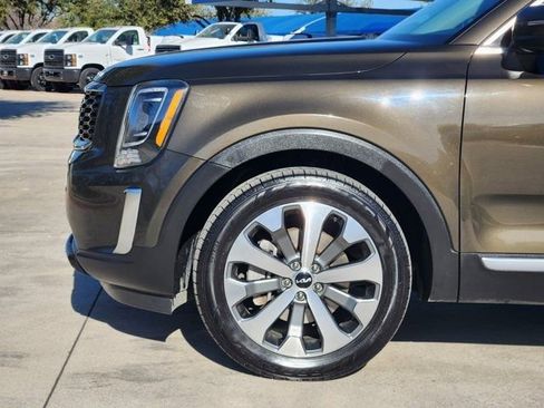 Used 2022 Kia Telluride S image 16