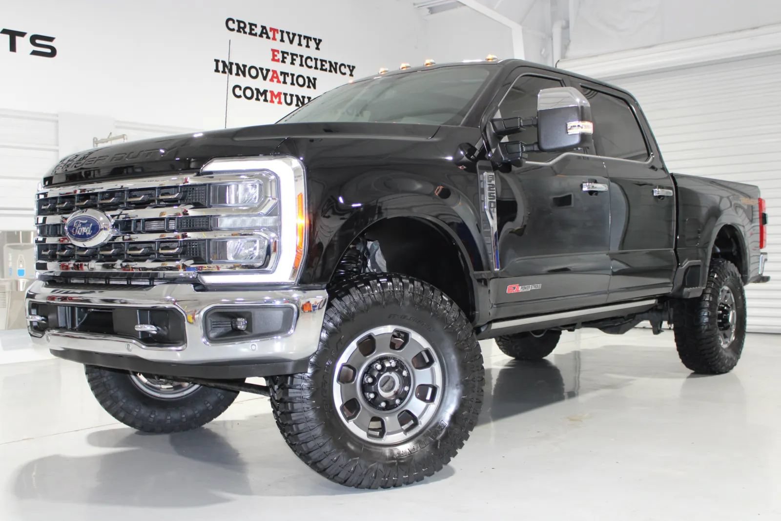 Used 2023 Ford F250 King Ranch w/ Tremor Off-Road Package AWD/4WD image 1