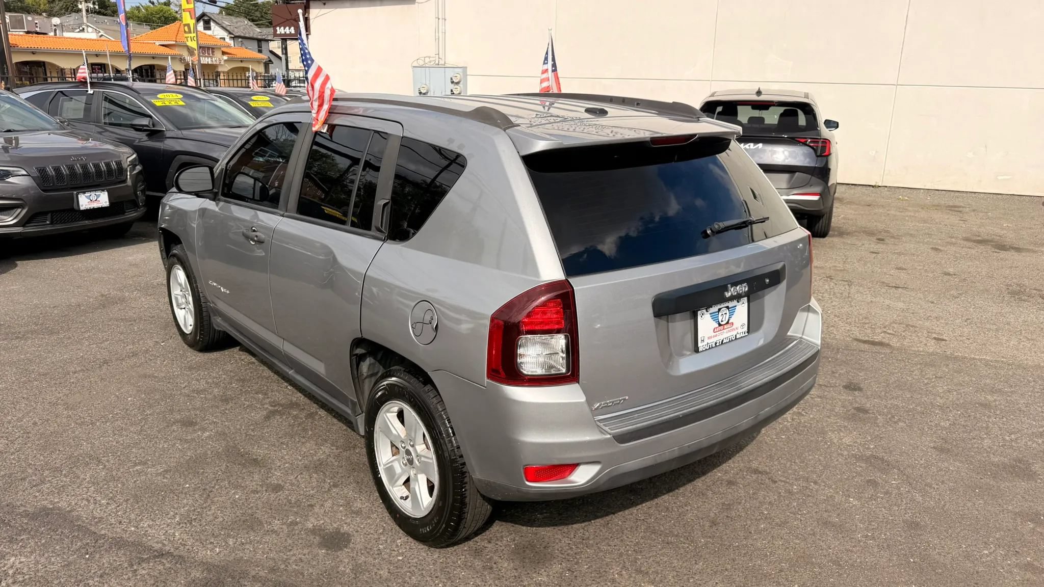 Used 2017 Jeep Compass Sport FWD image 5