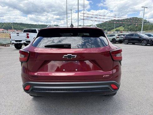 Used 2025 Chevrolet Trax RS FWD image 5