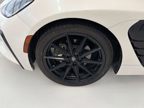 Used 2023 Toyota GR86 Premium w/ ALL Weather Mat Package (TMS) RWD image 22
