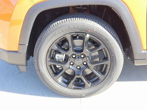 New 2026 Jeep Compass Latitude image 17