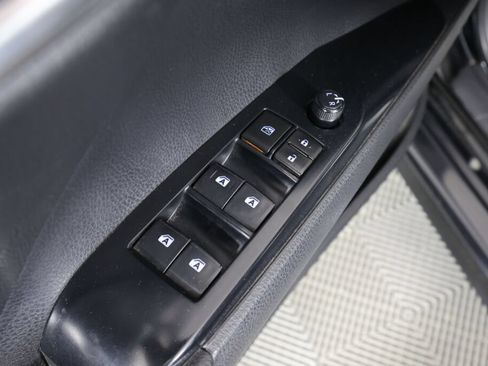 Used 2018 Toyota Camry SE FWD image 31