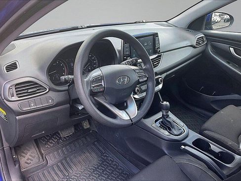 Used 2019 Hyundai Elantra GT image 15