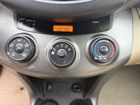 Used 2011 Toyota RAV4 4WD w/ Base L4 Extra Value Pkg image 50