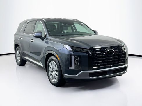 Used 2023 Hyundai Palisade SEL w/ Cargo Package image 3