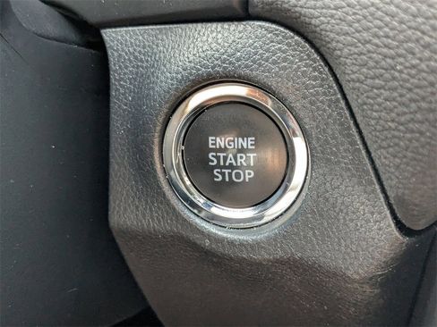 Used 2022 Toyota RAV4 XLE image 24