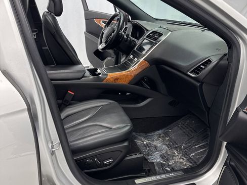 Used 2019 Lincoln Nautilus Reserve image 32