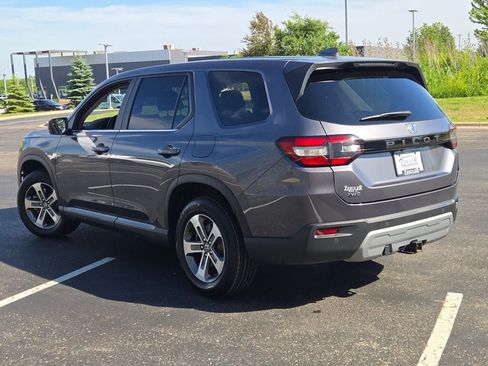 Used 2025 Honda Pilot EX-L image 17