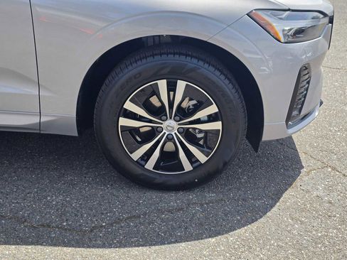 New 2025 Volvo XC60 B5 Core w/ Climate Package image 9