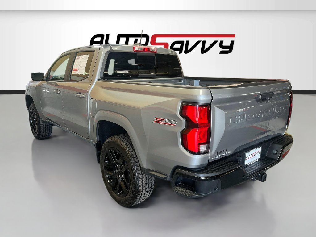 Used 2025 Chevrolet Colorado Z71 w/ Z71 Convenience Package 2 AWD/4WD image 5