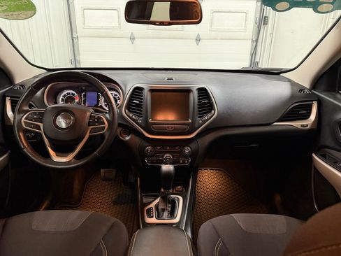 Used 2017 Jeep Cherokee Latitude w/ Cold Weather Group image 50