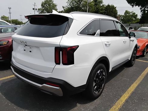 Used 2025 Kia Sorento S w/ Panoramic Sunroof Package FWD image 6